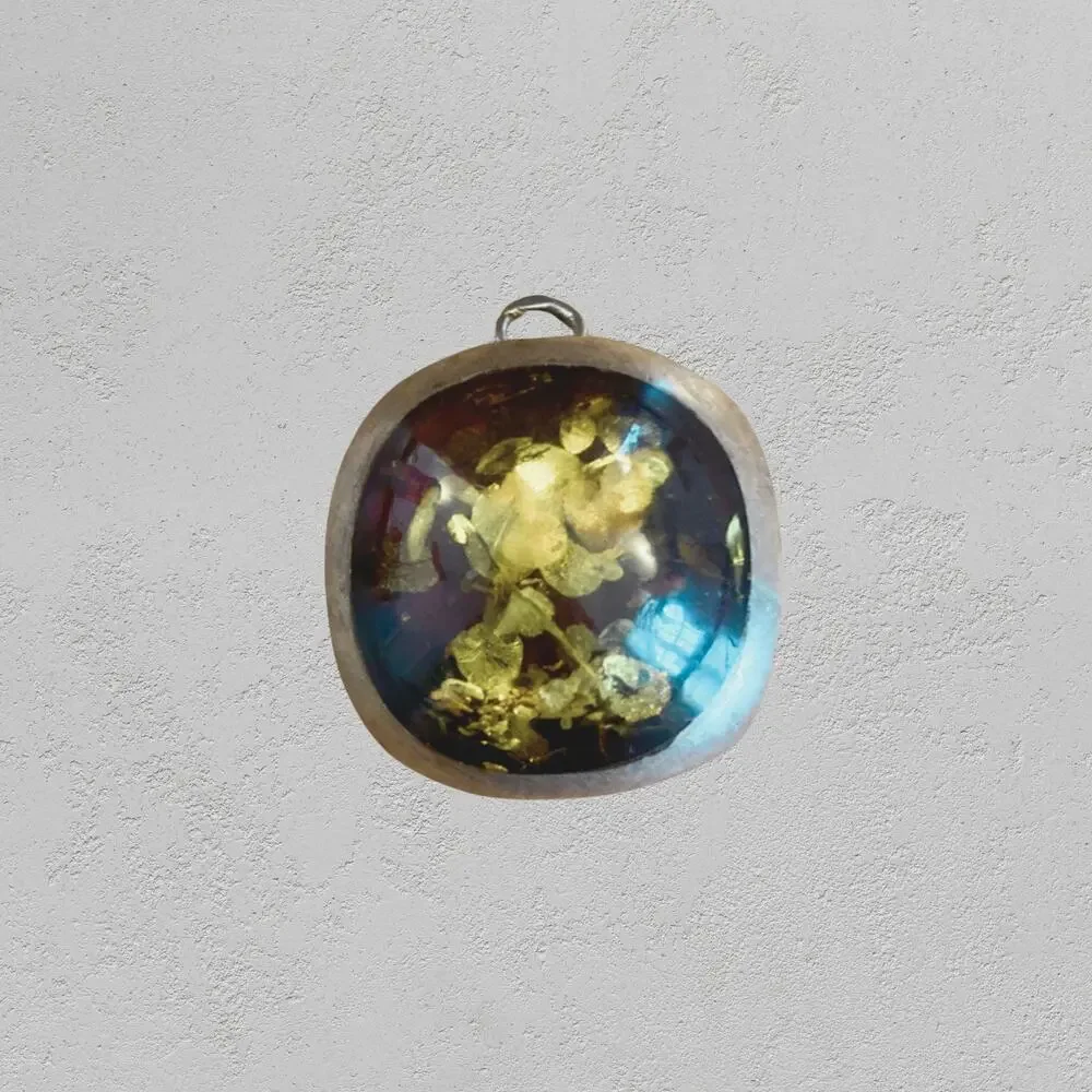 Y2K Boho Resin Amber Pendant with Gold Leaf Look 2001